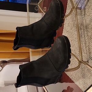 SOREL black leather boots